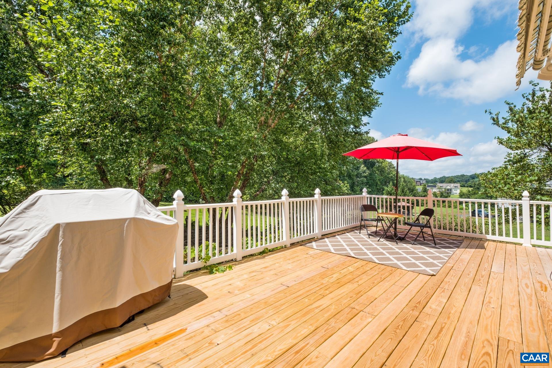 482 LONDON CT