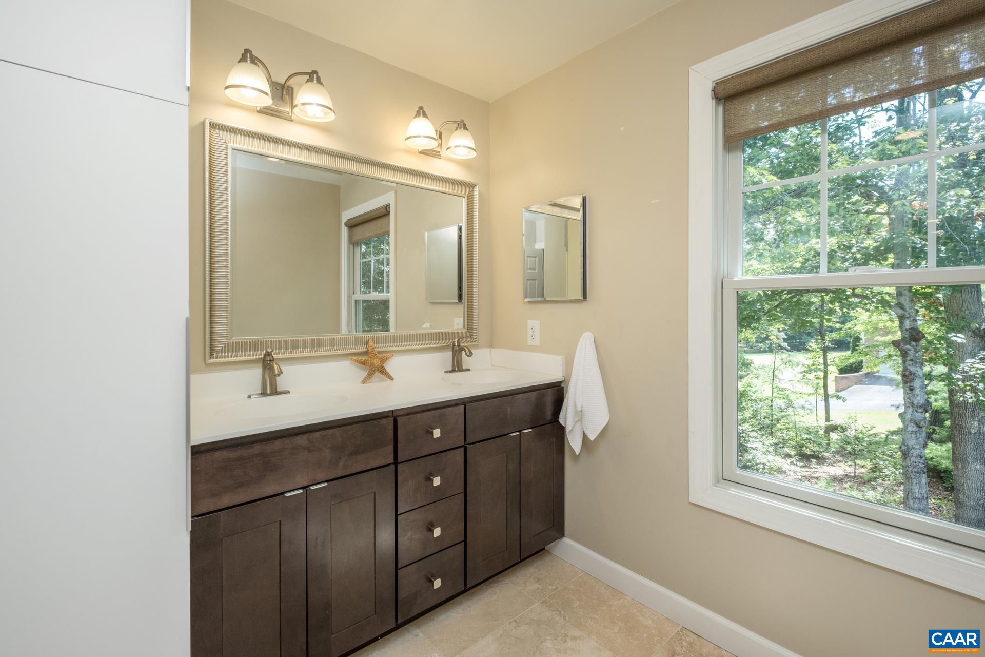 482 LONDON CT