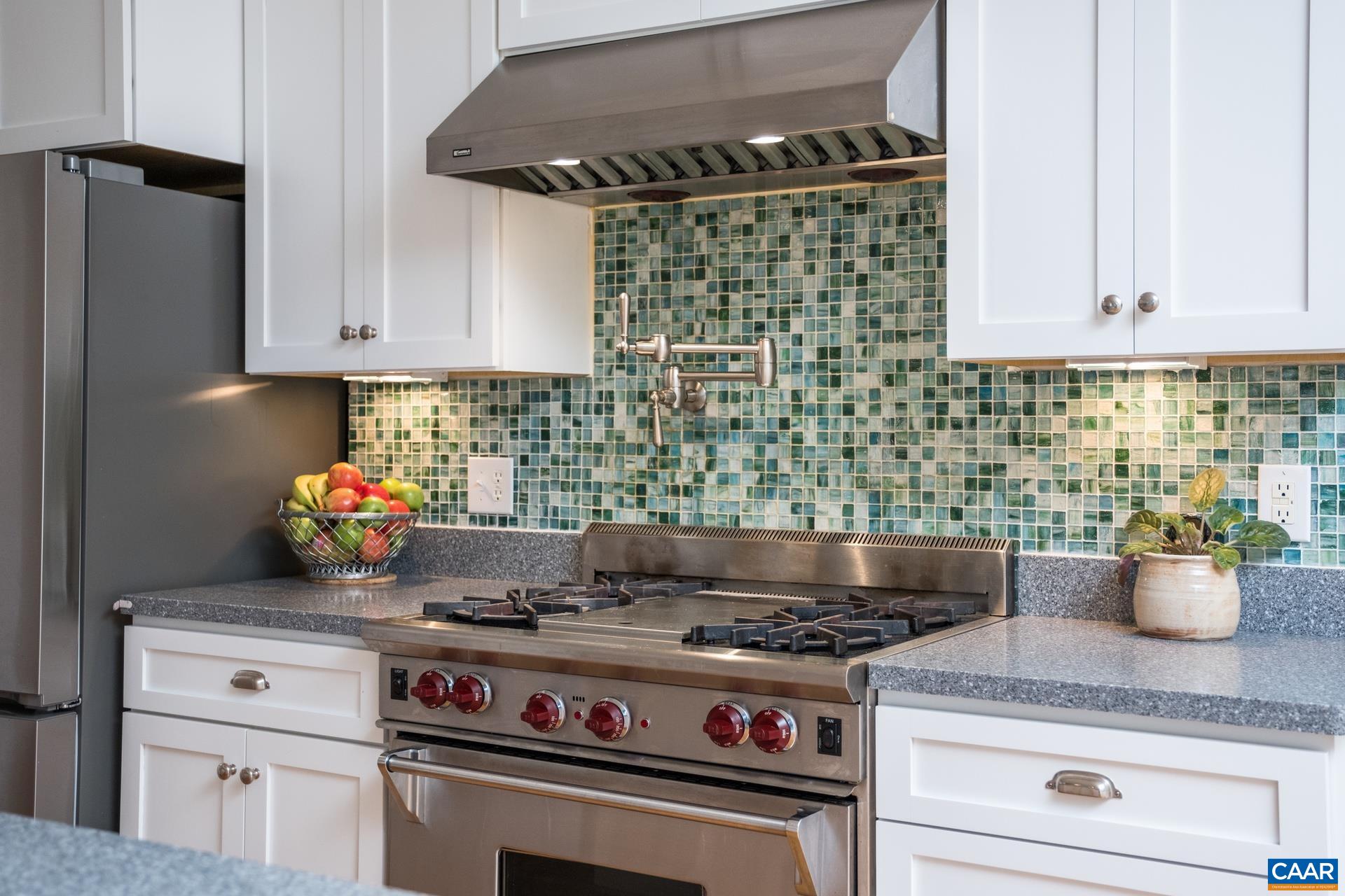 482 LONDON CT