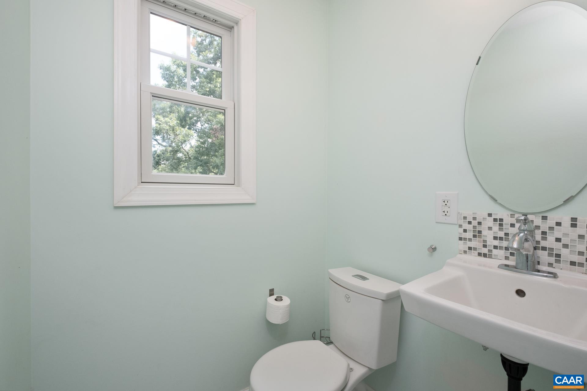 482 LONDON CT