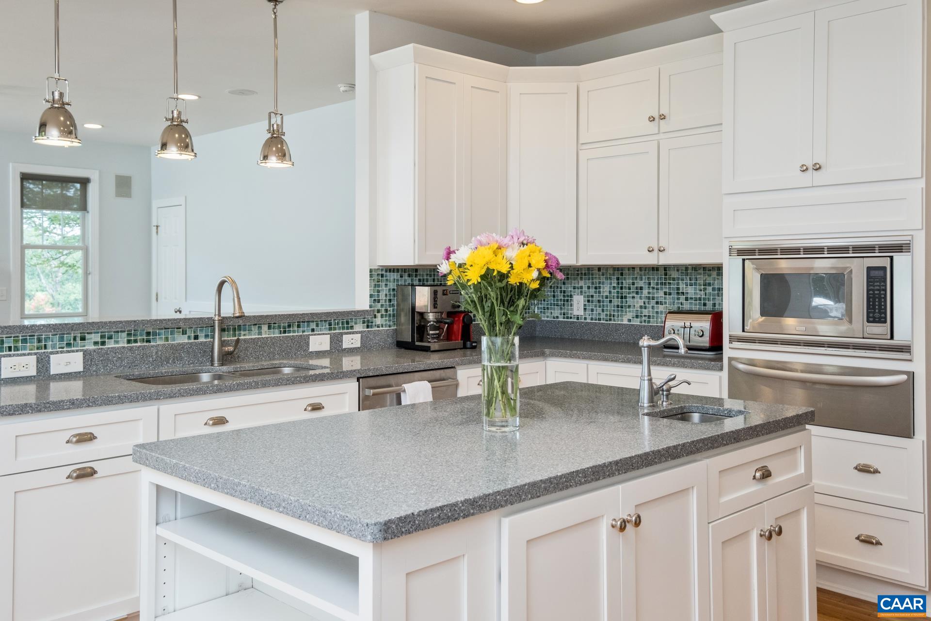 482 LONDON CT
