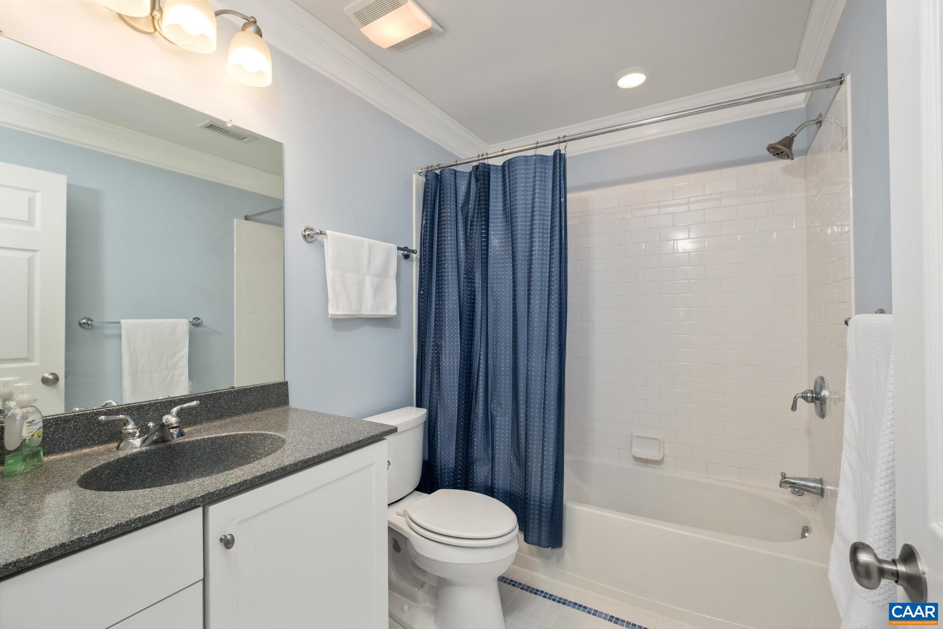 482 LONDON CT