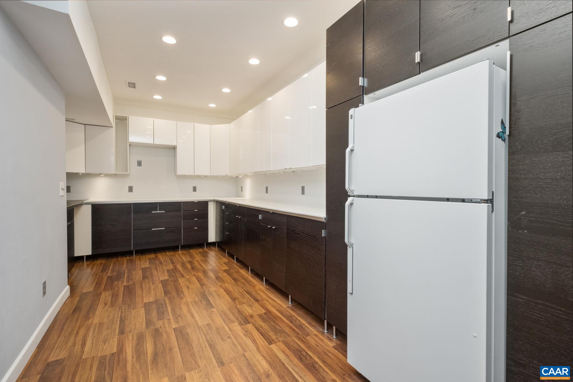 482 LONDON CT
