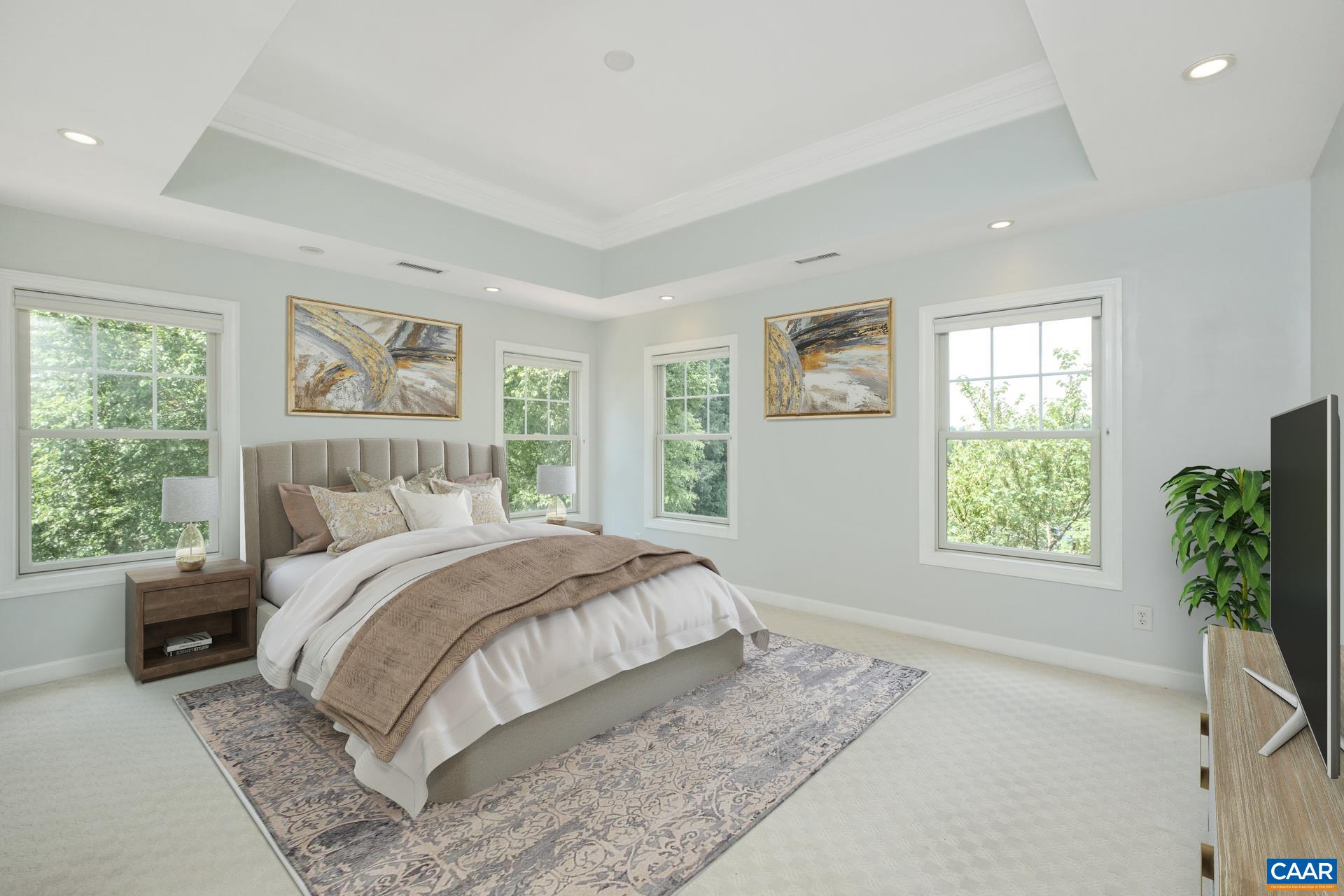482 LONDON CT