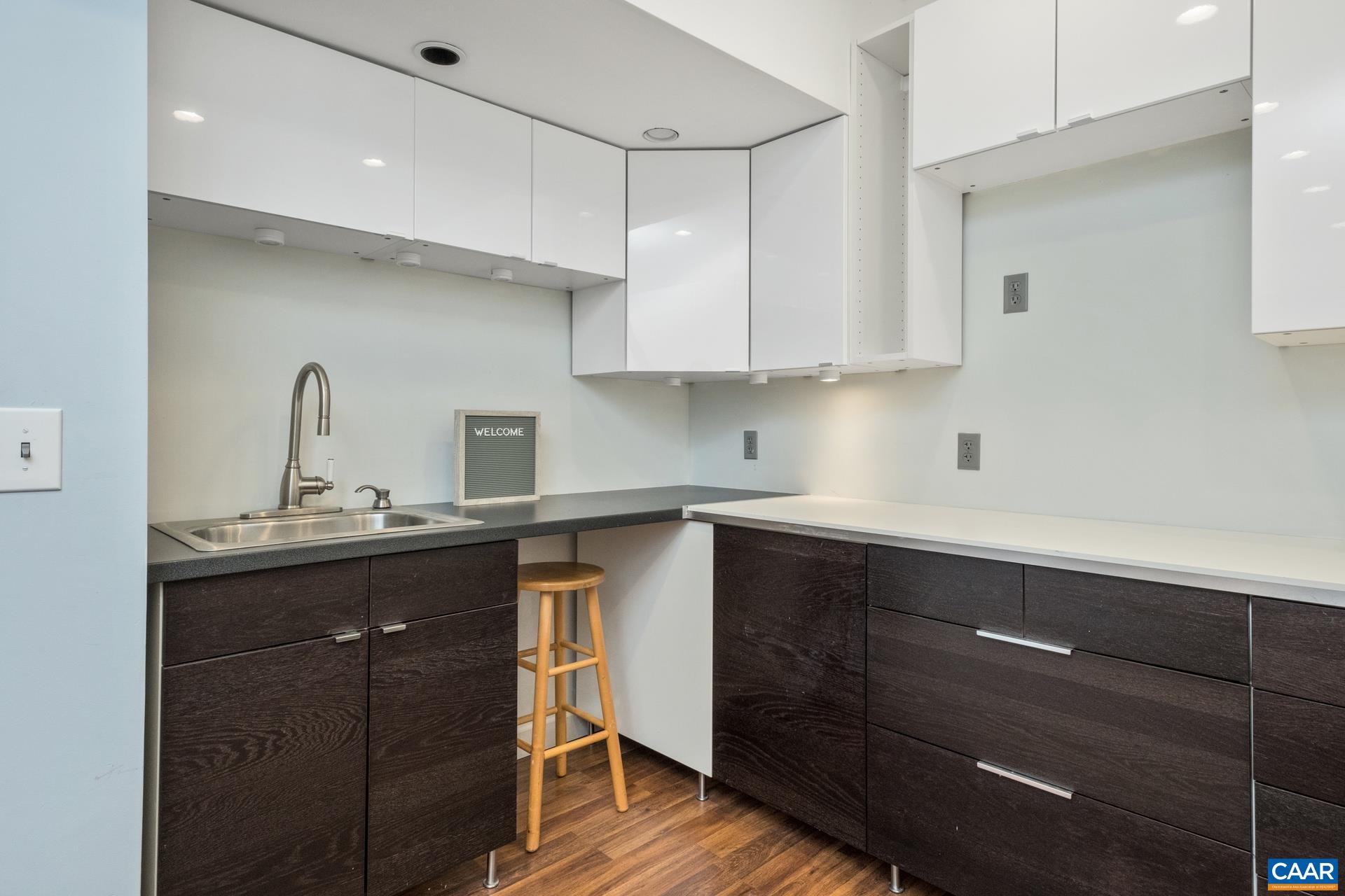 482 LONDON CT