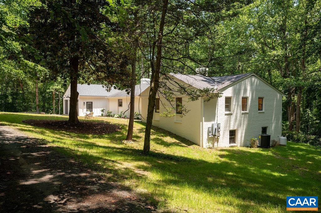 209 MONTVUE DR
