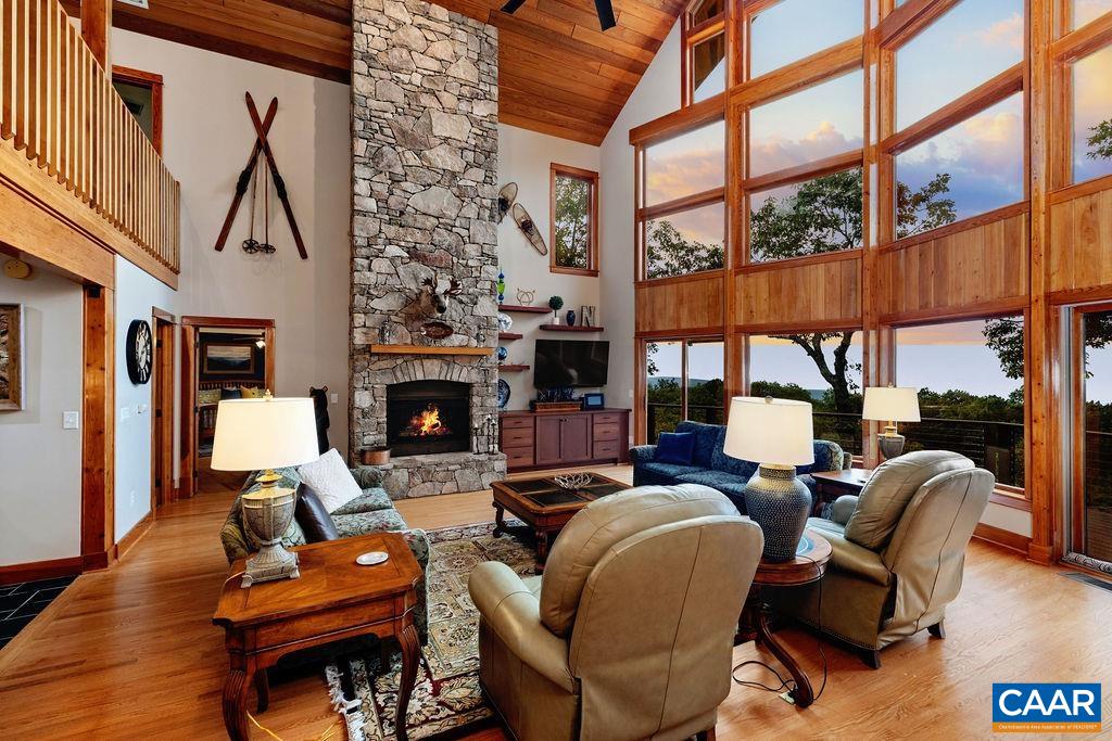 58 SUMMIT LN
