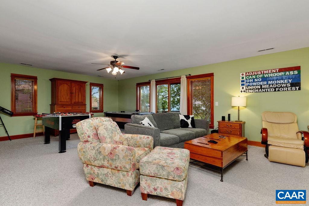 58 SUMMIT LN