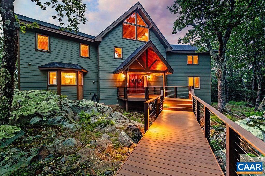 58 SUMMIT LN
