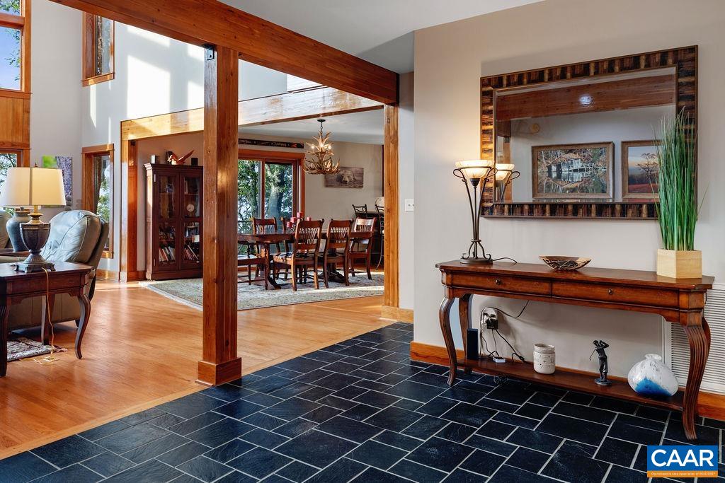 58 SUMMIT LN