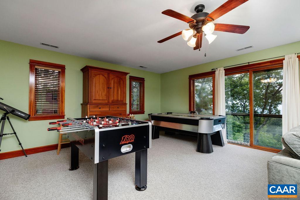 58 SUMMIT LN
