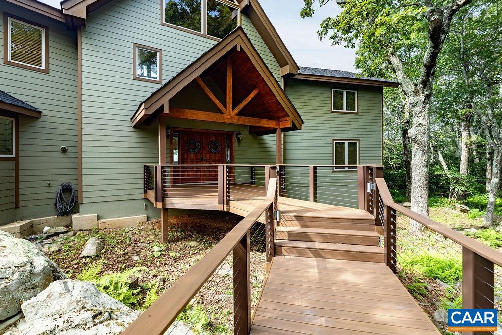 58 SUMMIT LN
