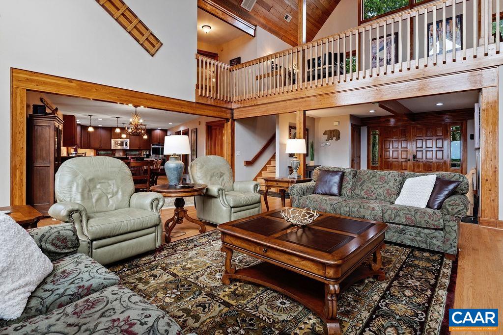 58 SUMMIT LN
