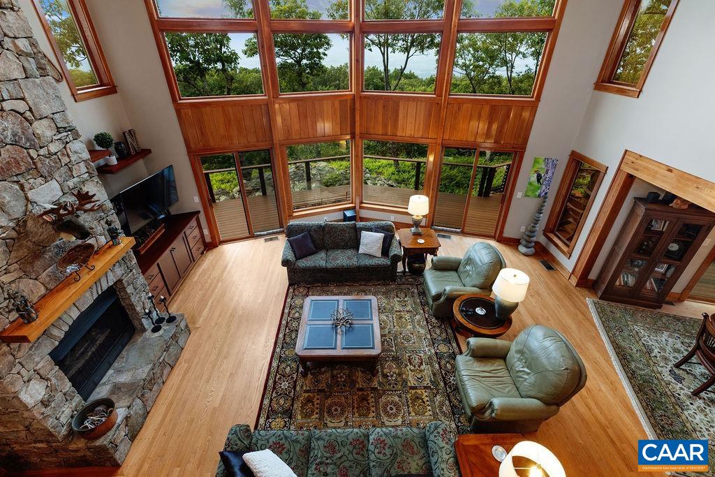 58 SUMMIT LN