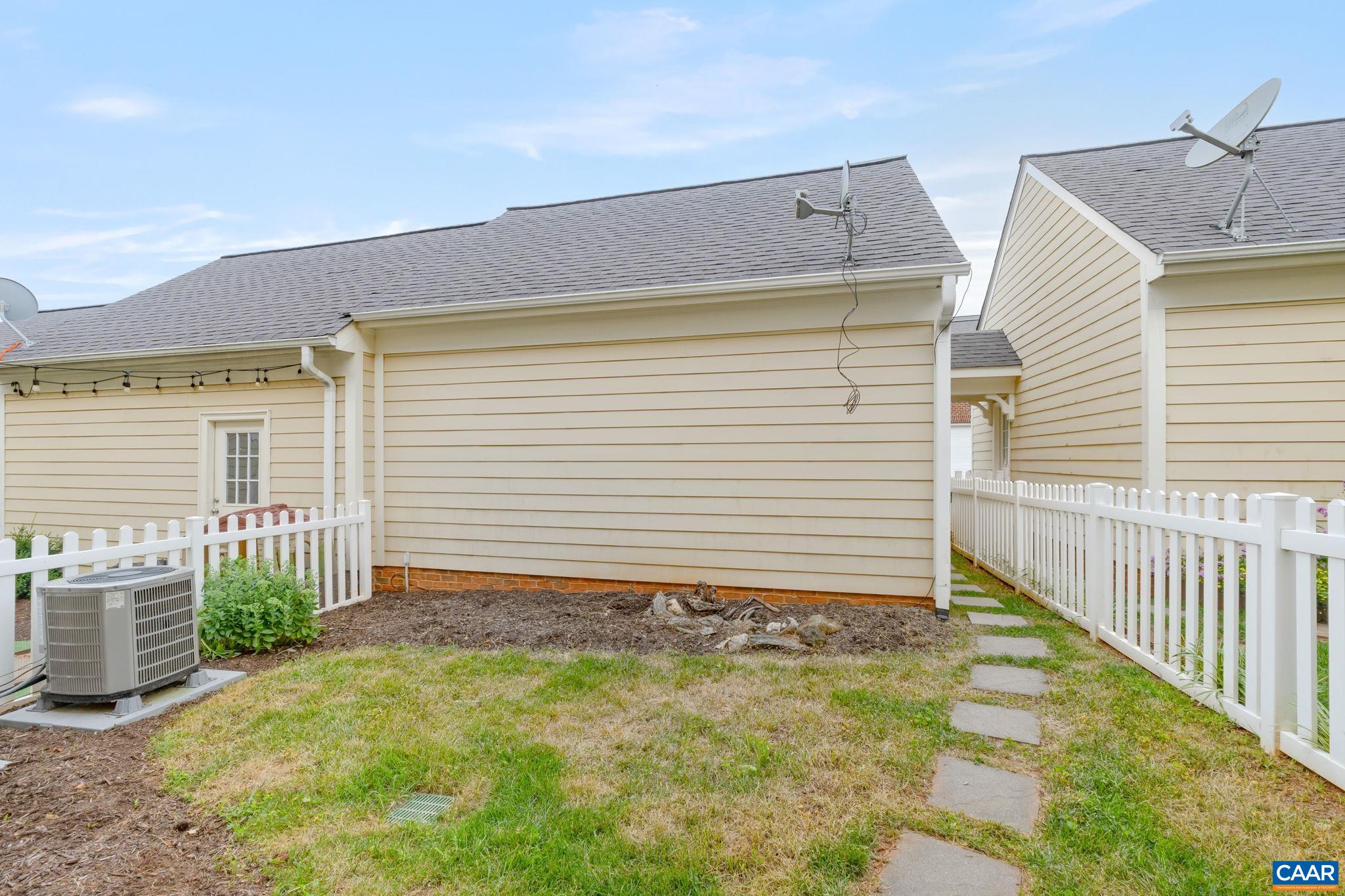 219 GRASS DALE LN