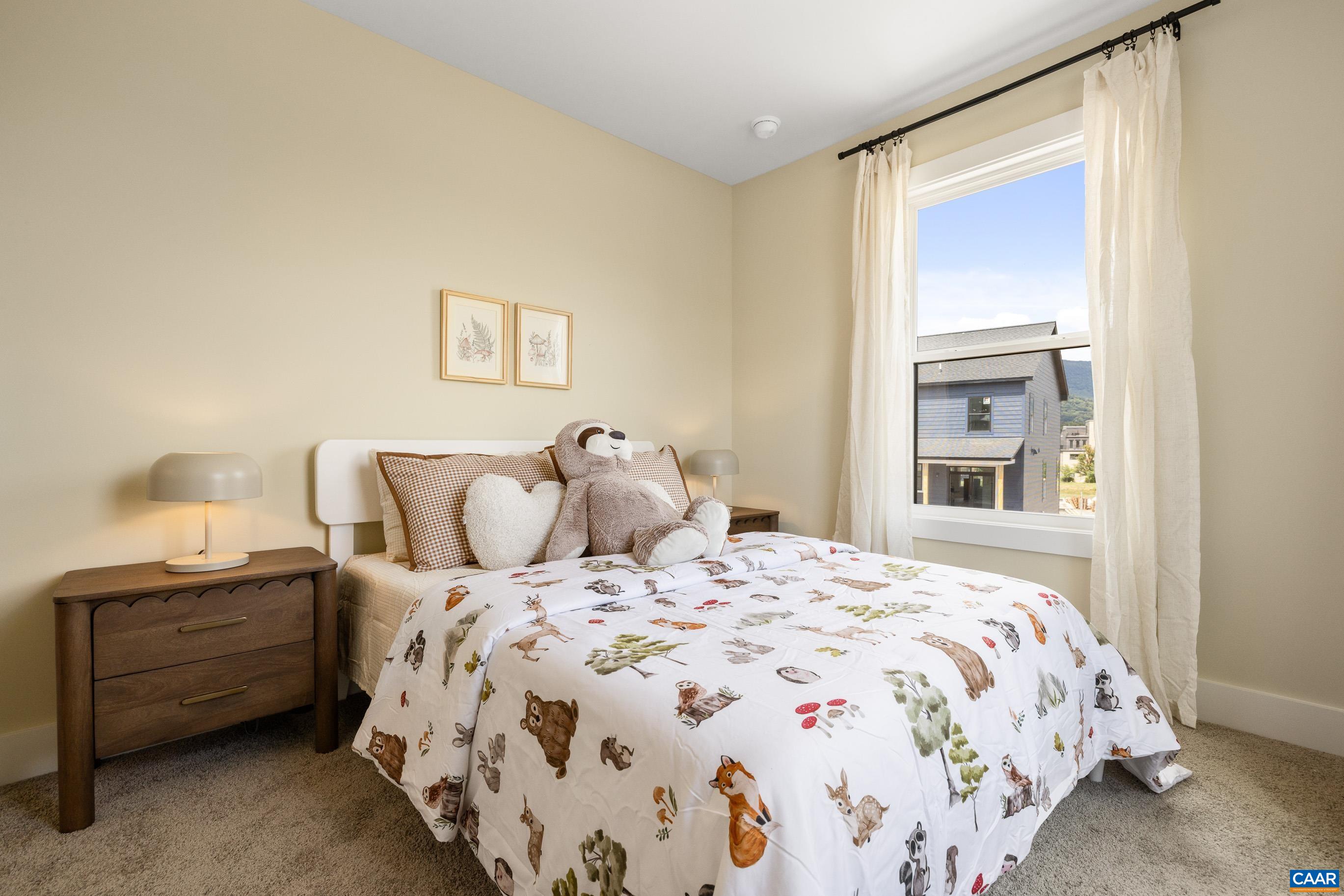 14B LARKIN AVE