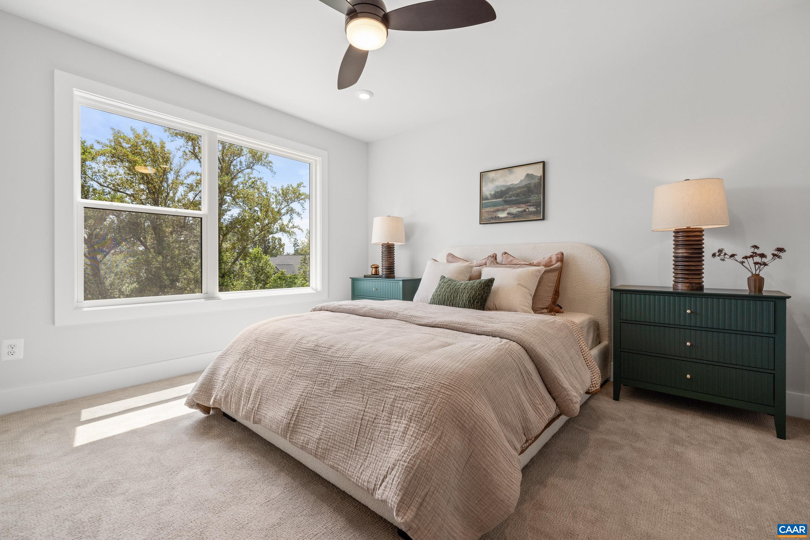 14B LARKIN AVE