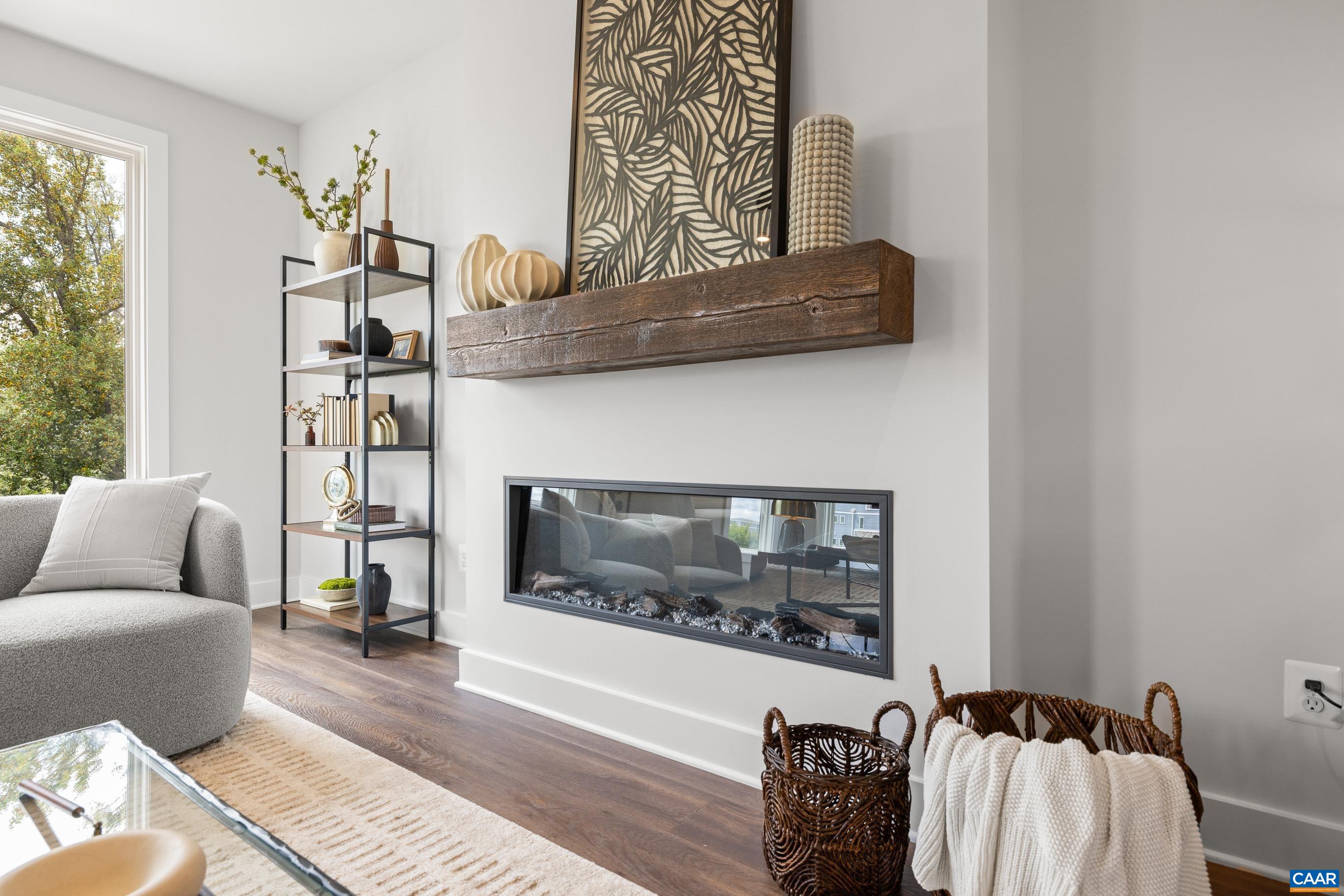 14B LARKIN AVE
