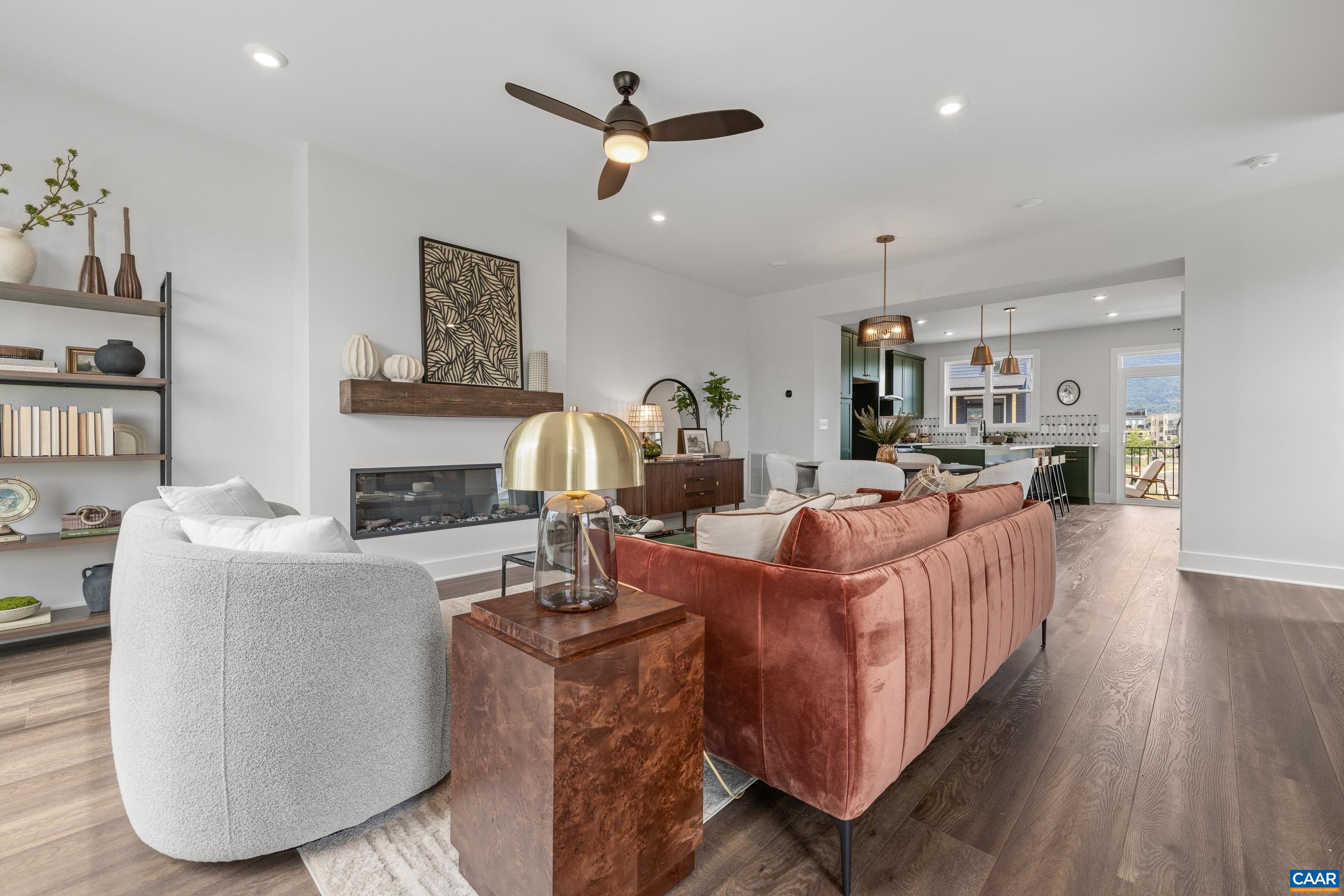 14B LARKIN AVE