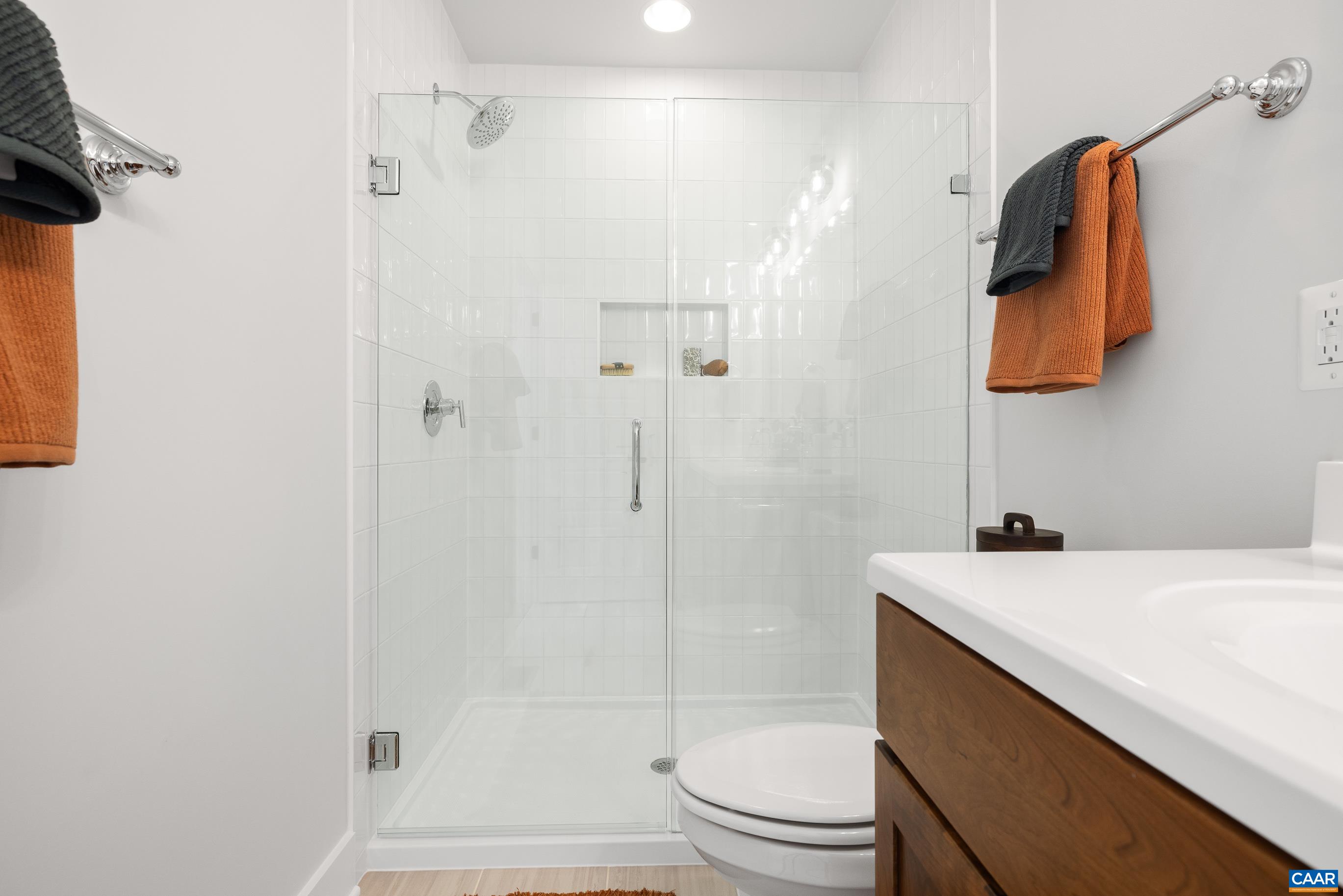 14B LARKIN AVE
