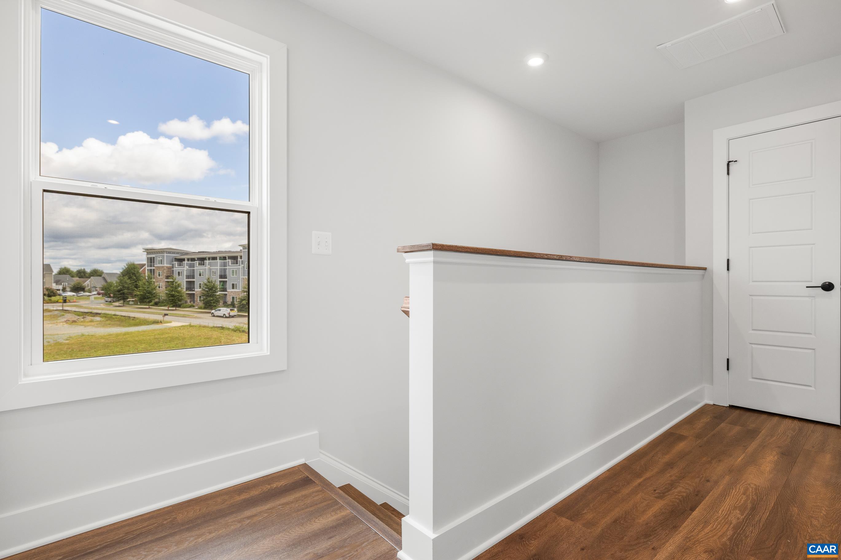 14B LARKIN AVE