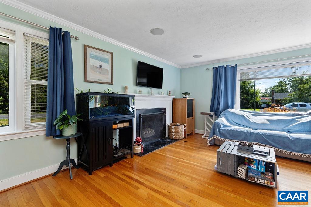 218 ROBIN RD