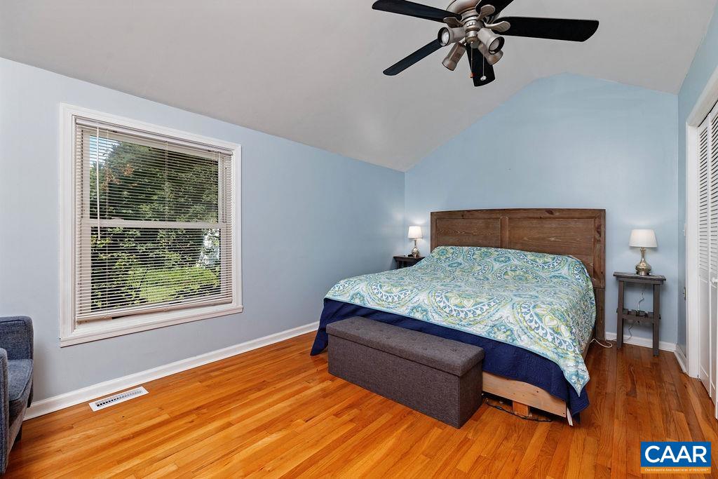 218 ROBIN RD