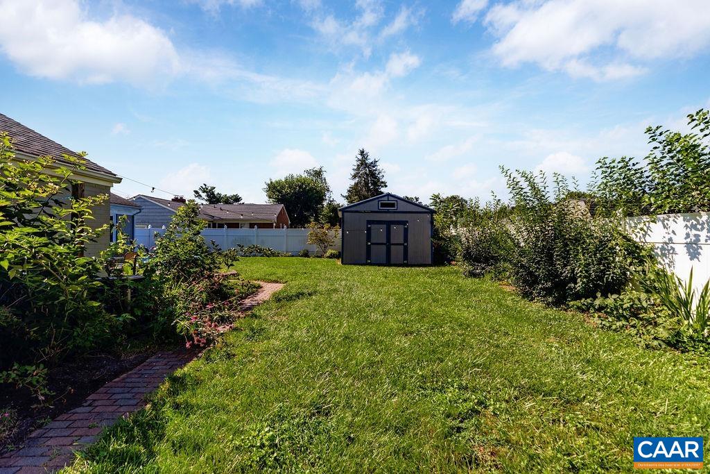 218 ROBIN RD
