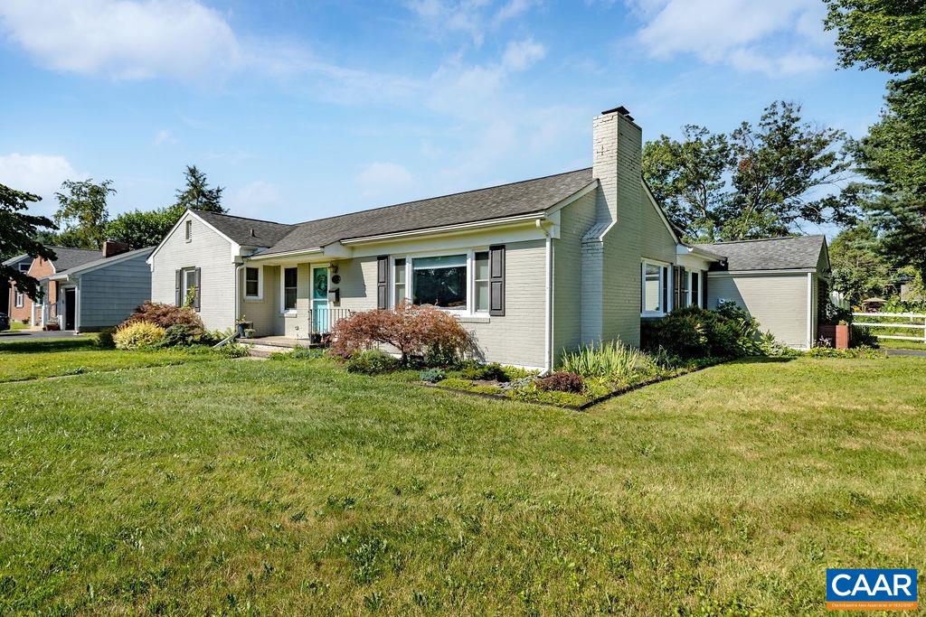 218 ROBIN RD