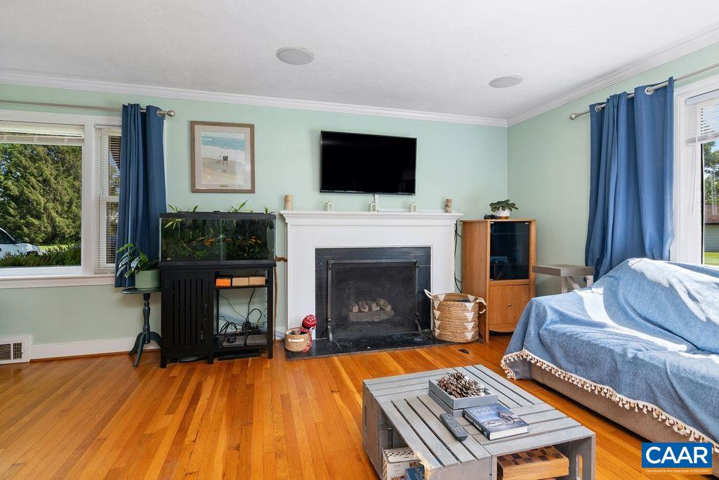 218 ROBIN RD