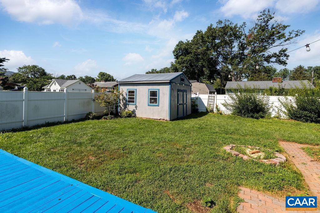 218 ROBIN RD