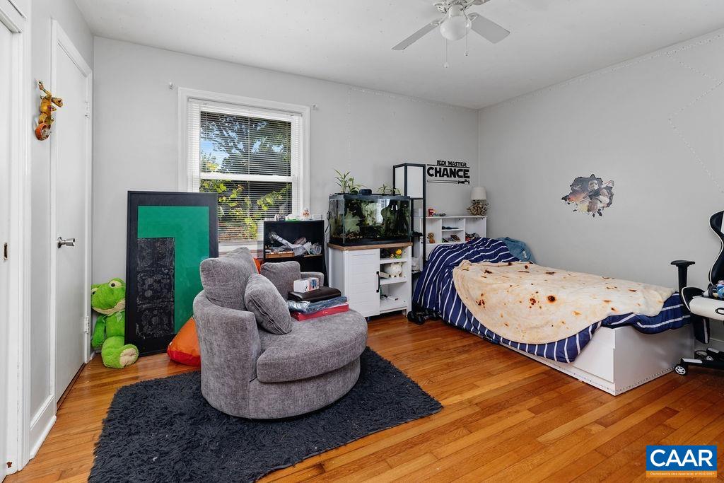 218 ROBIN RD