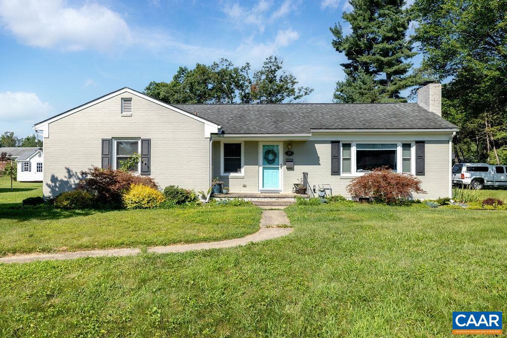 218 ROBIN RD