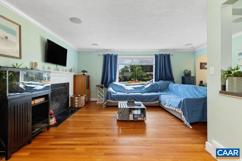 218 ROBIN RD