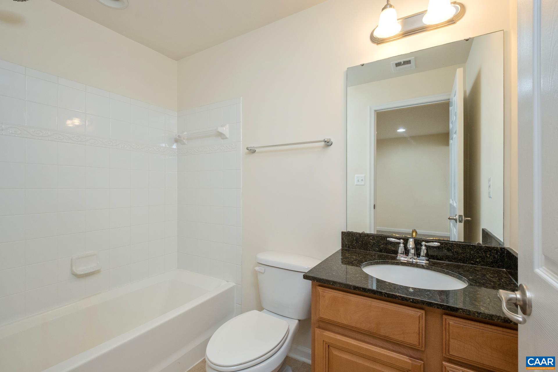 267 LARCHMONT CIR