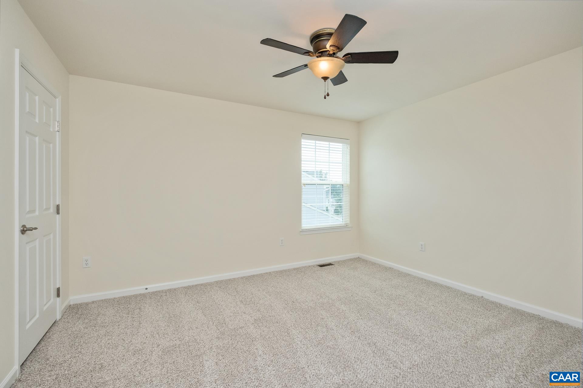 267 LARCHMONT CIR