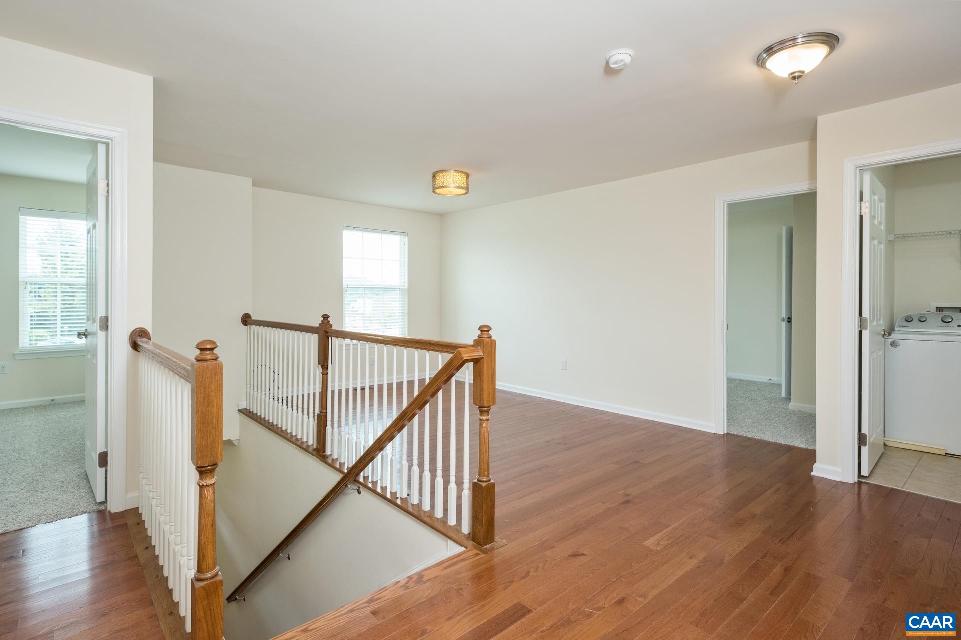 267 LARCHMONT CIR