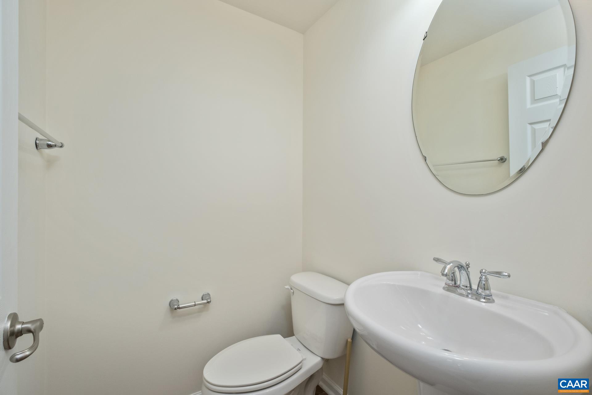 267 LARCHMONT CIR