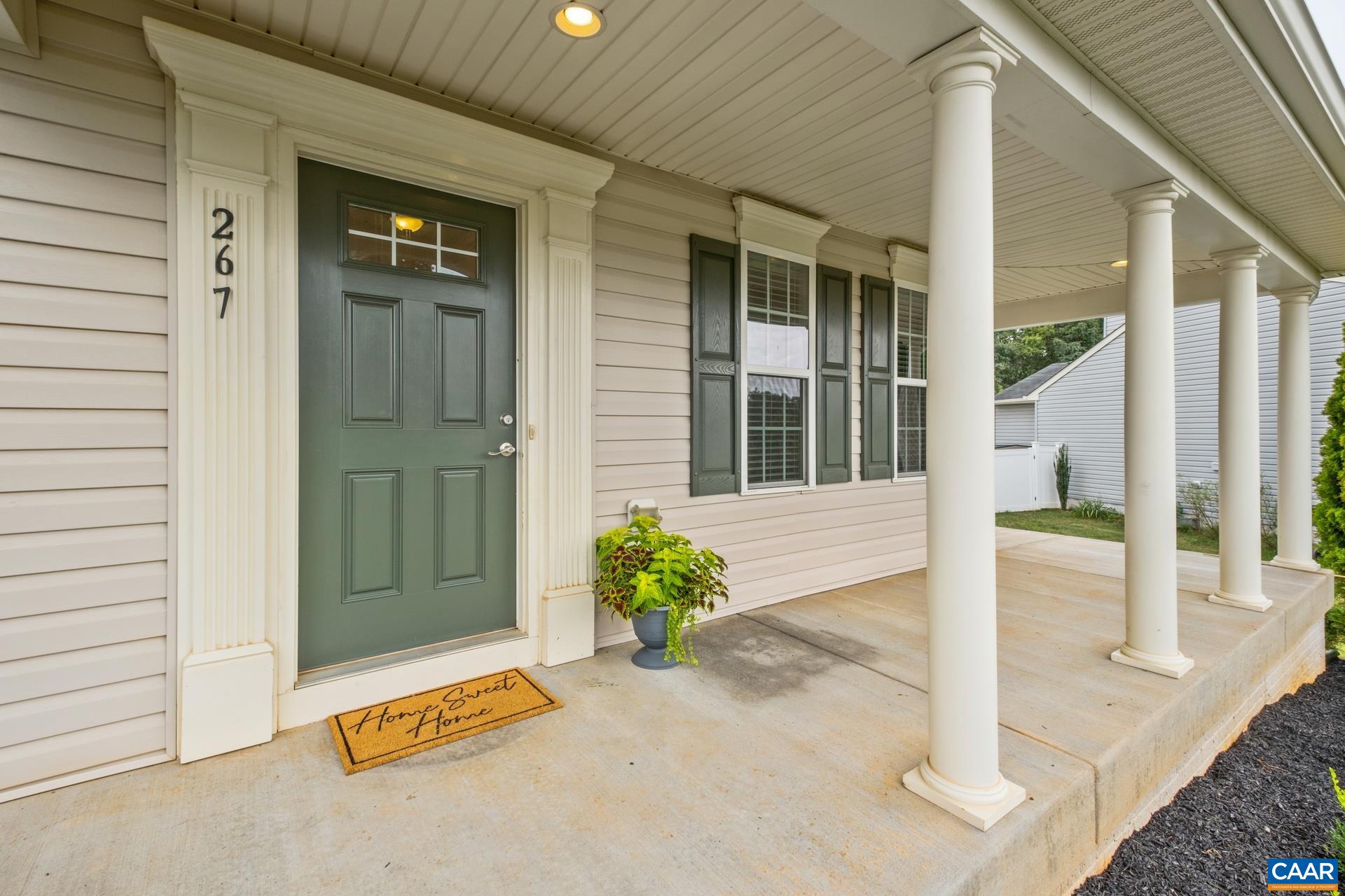 267 LARCHMONT CIR