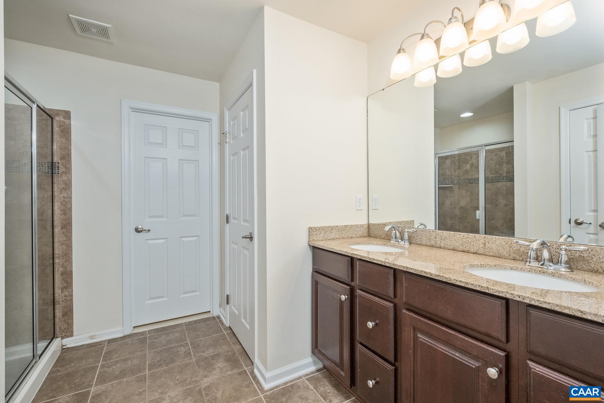 267 LARCHMONT CIR