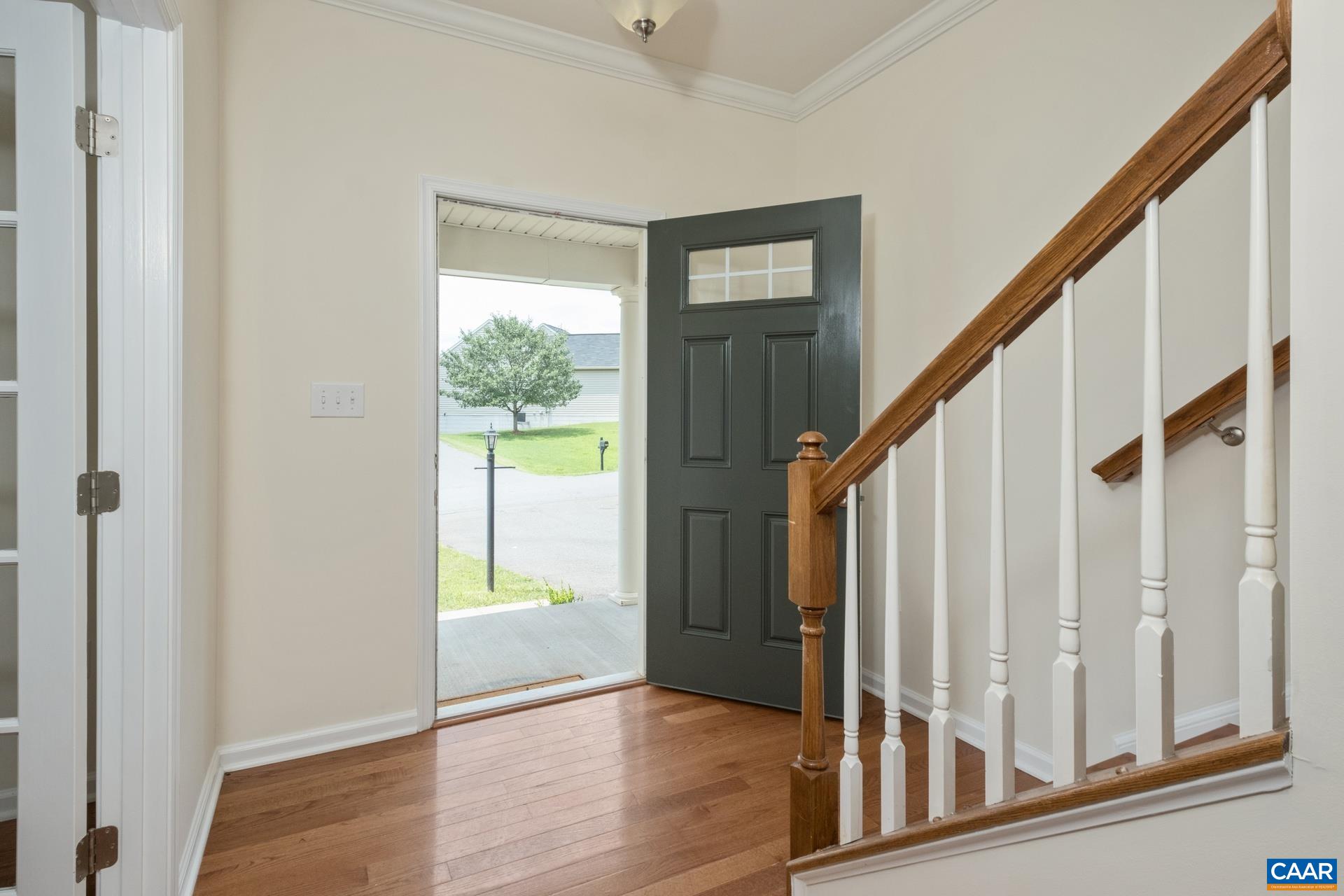 267 LARCHMONT CIR