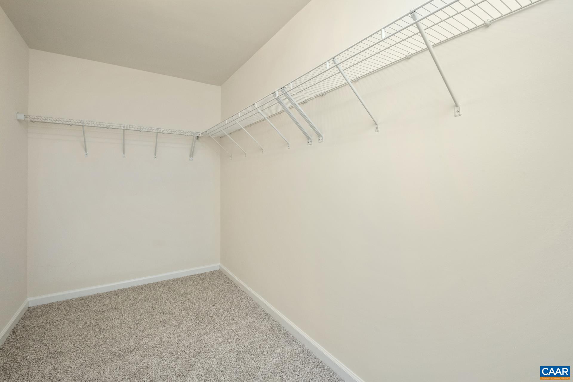 267 LARCHMONT CIR