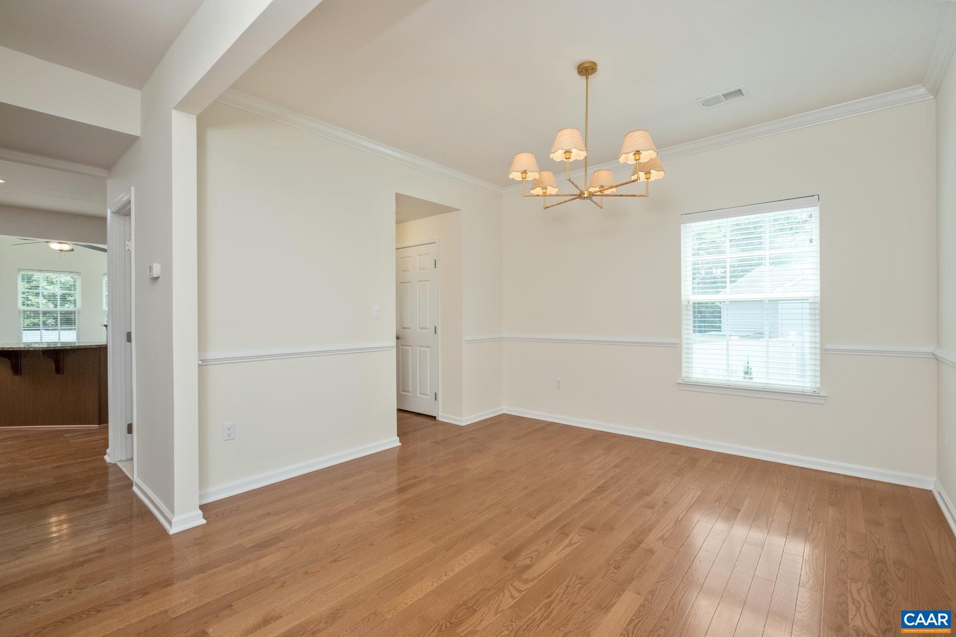 267 LARCHMONT CIR