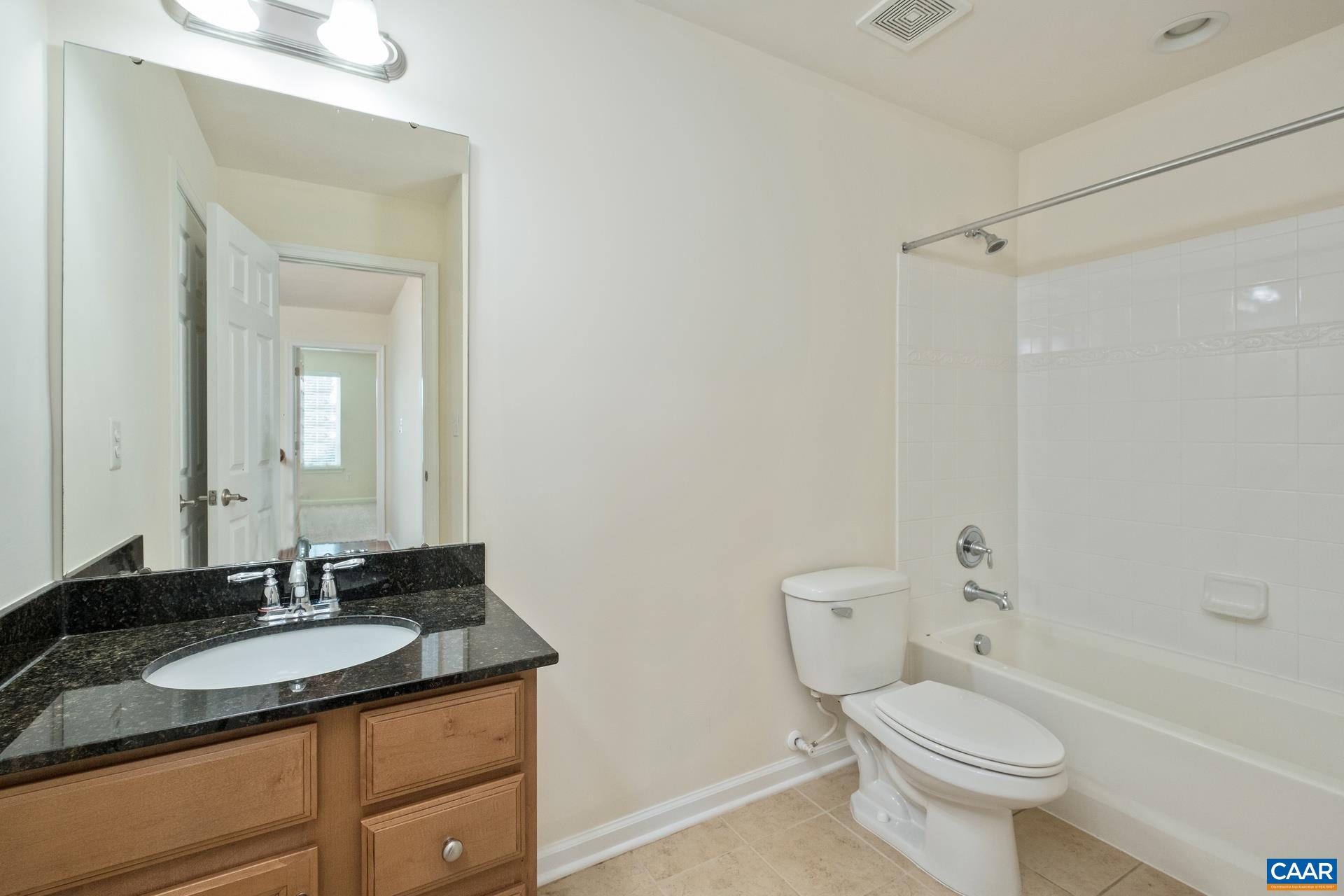 267 LARCHMONT CIR