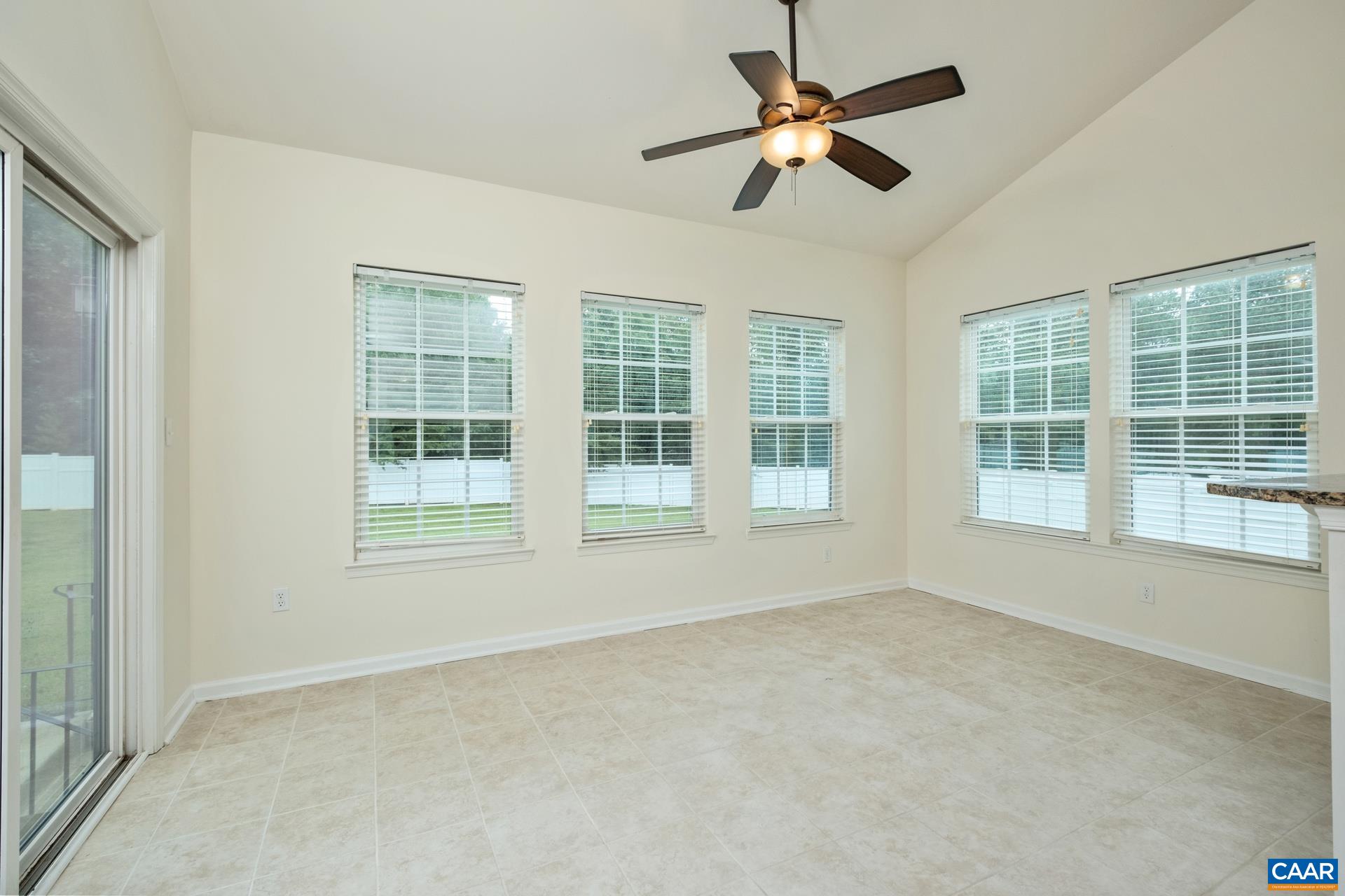 267 LARCHMONT CIR