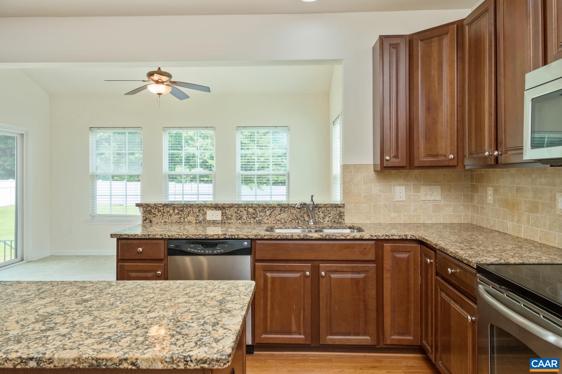267 LARCHMONT CIR