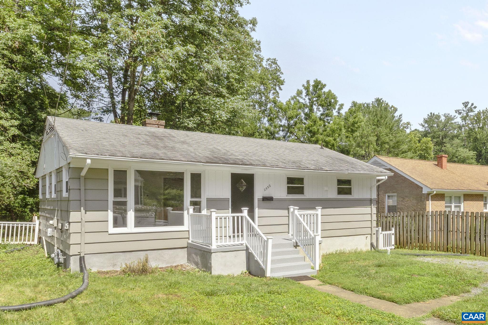 2552 WOODLAND DR