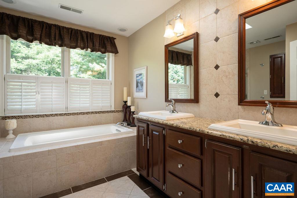 2325 BROWNS GAP TPKE