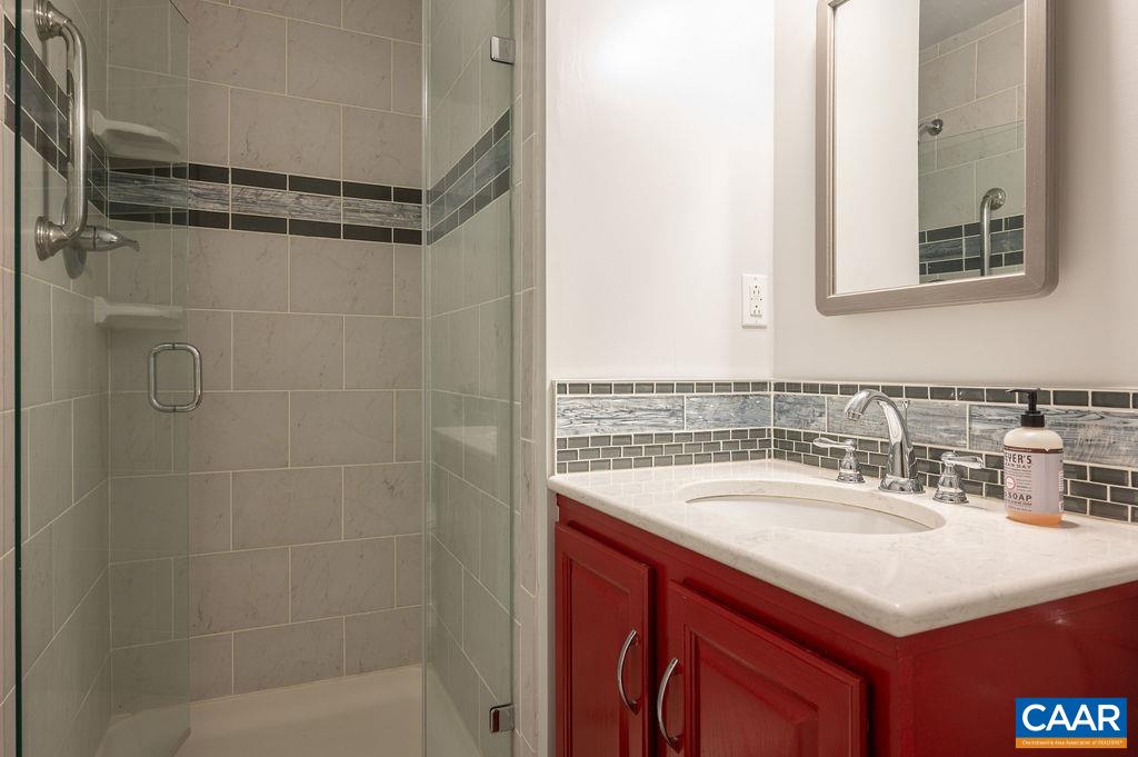 2325 BROWNS GAP TPKE