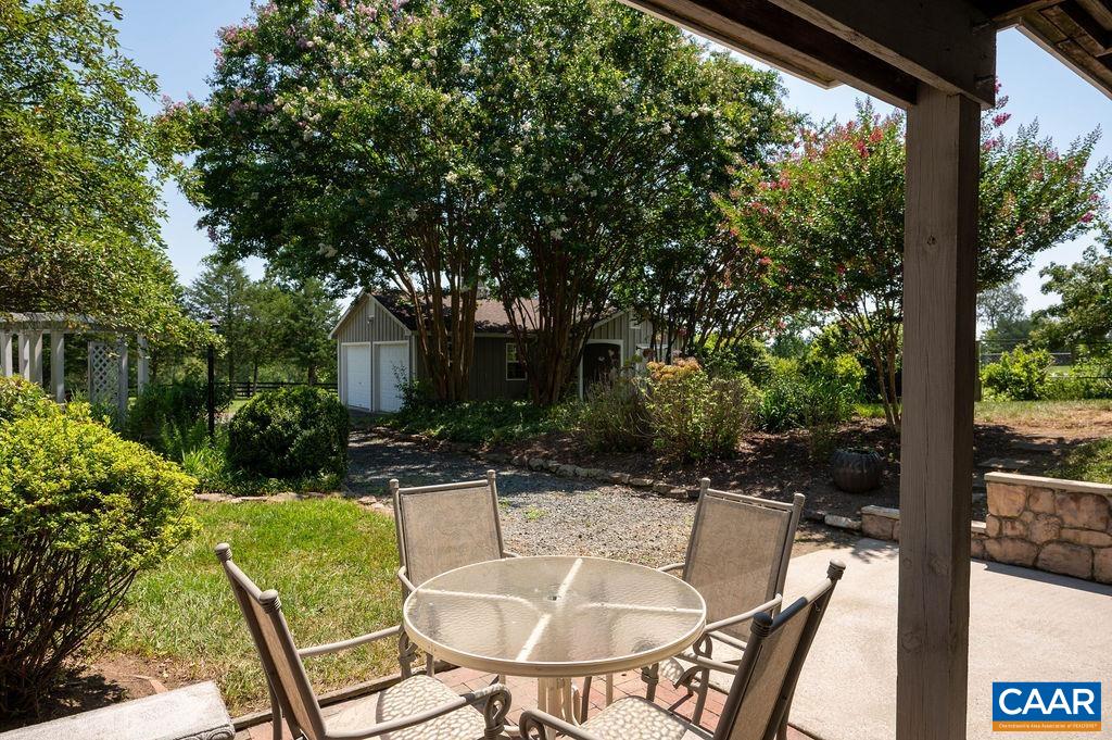 2325 BROWNS GAP TPKE